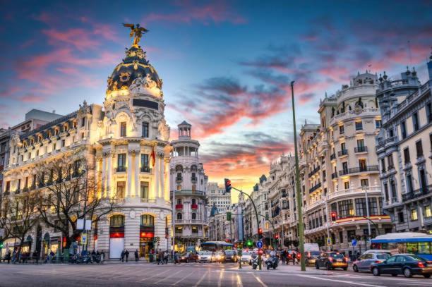 Moderno Apartamento En Pleno Centro Madrid Exterior foto